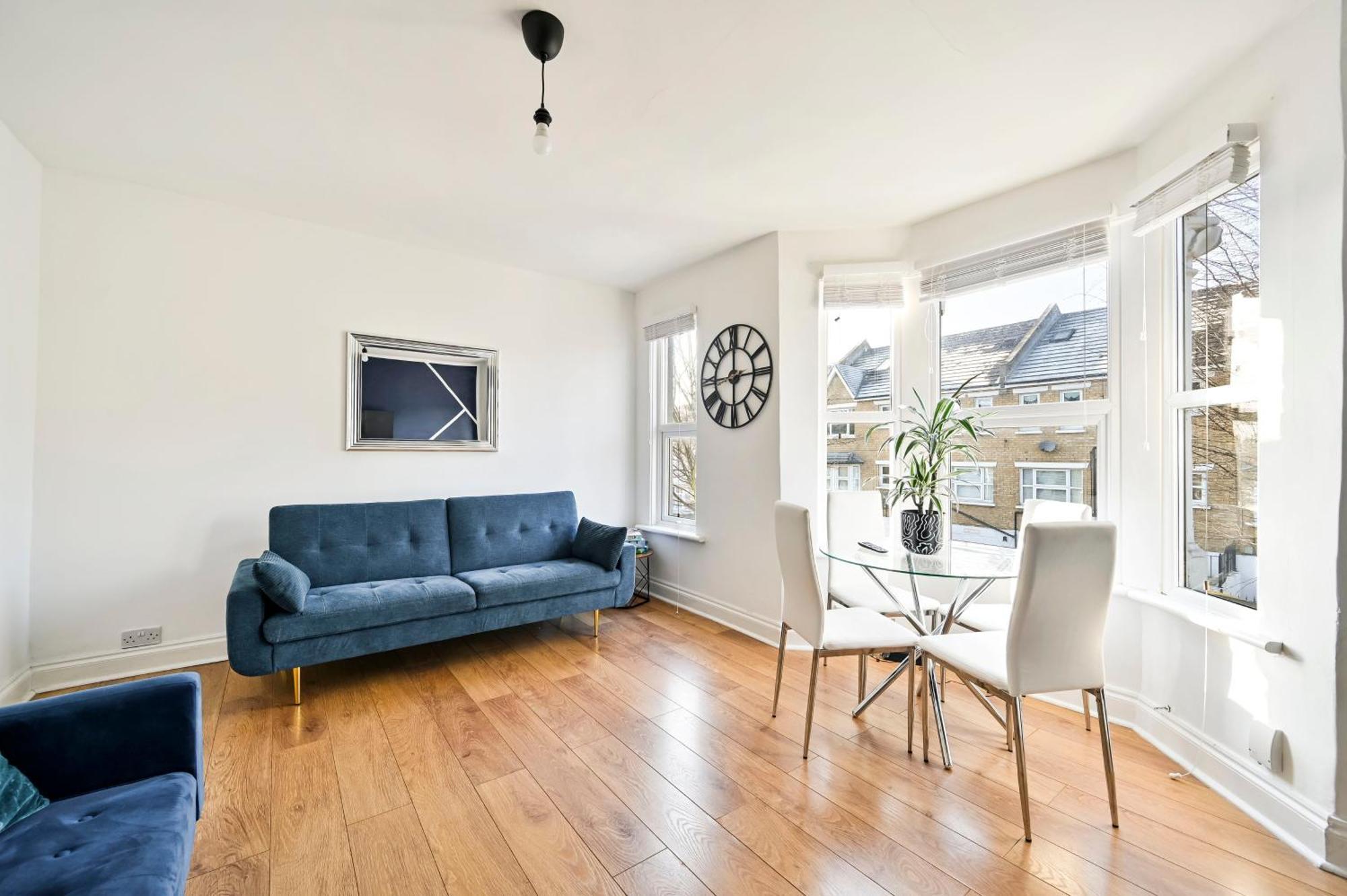 2-bed, Sleeps 8 In Leyton E10, Near Stratford Appartement Londres