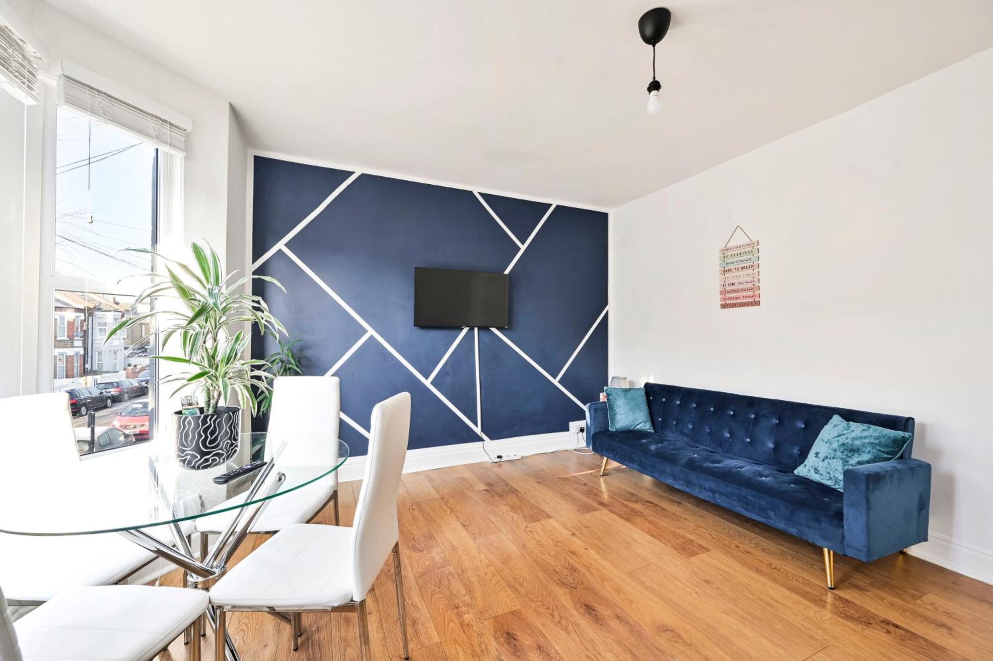 2-bed, Sleeps 8 In Leyton E10, Near Stratford Londres