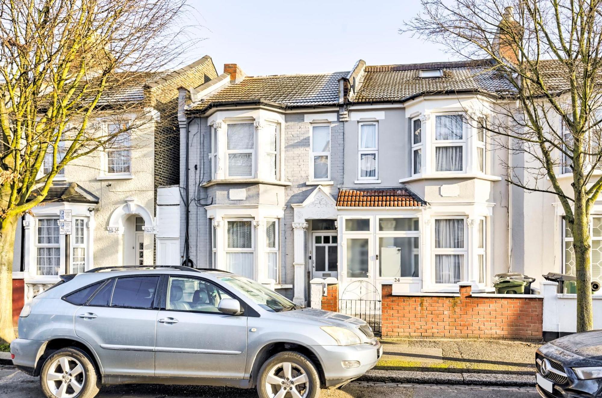 Appartement 2-bed, Sleeps 8 In Leyton E10, Near Stratford Londres