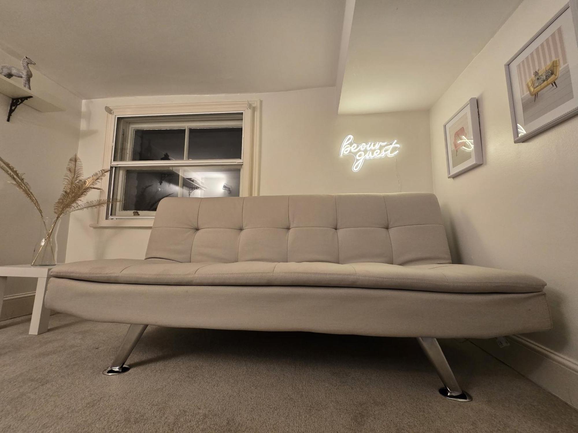 Stylish 2-bed In West - Extended * Londres
