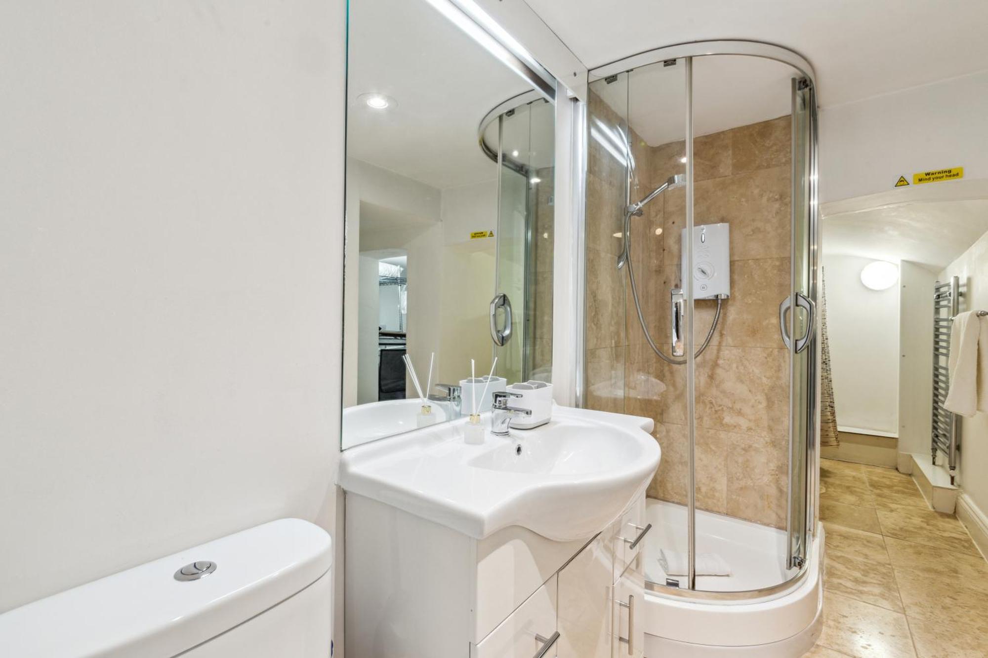 Stunning 2bed 2bath In Earls Court Sleeps Six * Londres