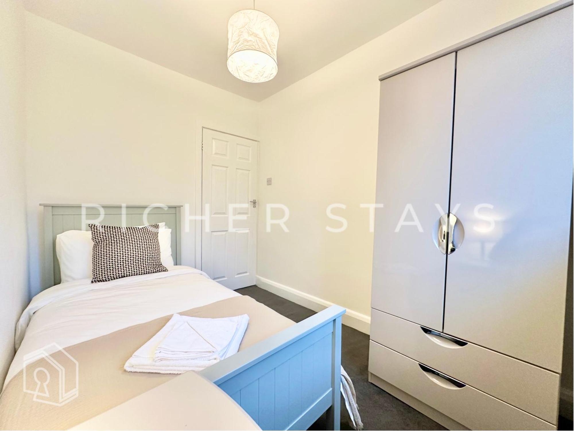 Casa de férias Wembley Large 4-bedroom House, Driveway And Garden Londres
