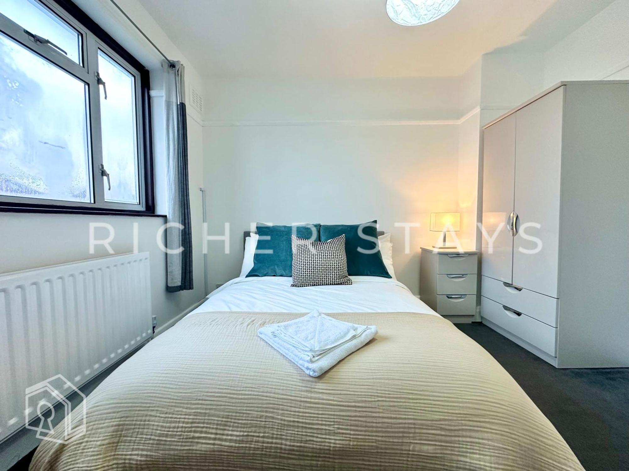 Wembley Large 4-bedroom House, Driveway And Garden * Londres