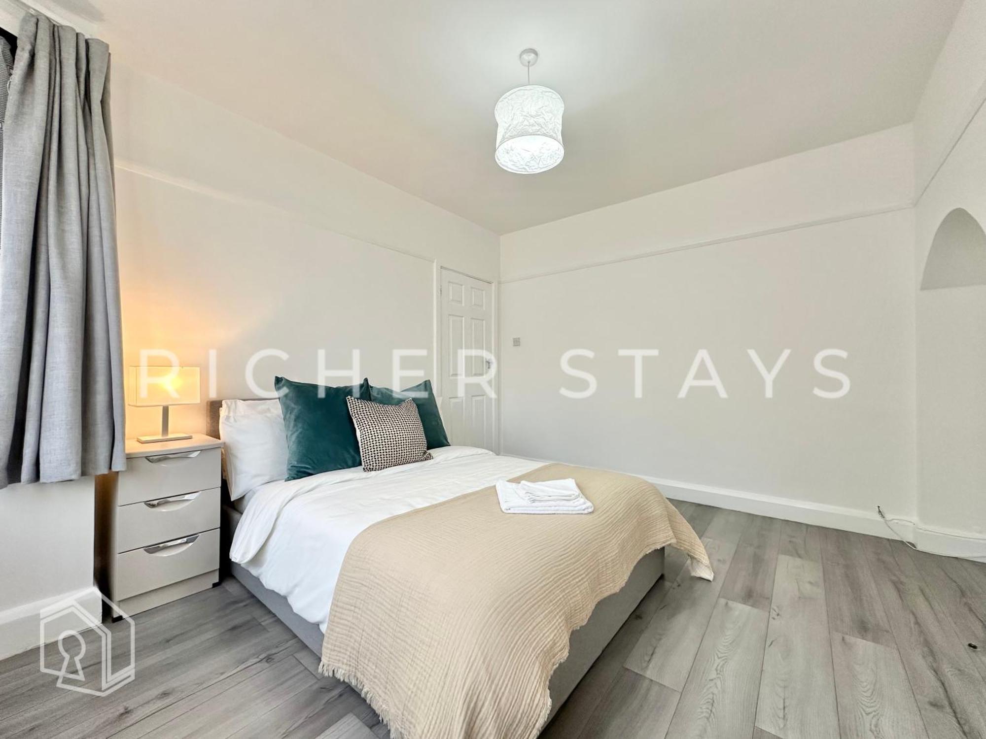 Casa de férias Wembley Large 4-bedroom House, Driveway And Garden Londres