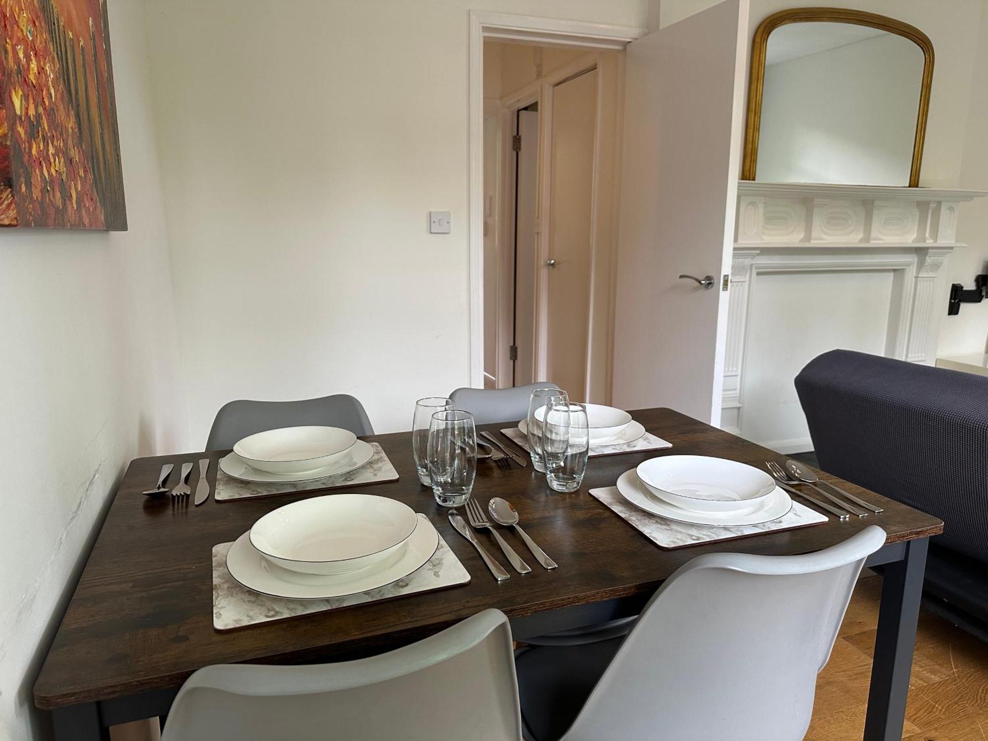 Quiet Residential Area Modern And Cozy Two Bed In Hampstead Appartement *