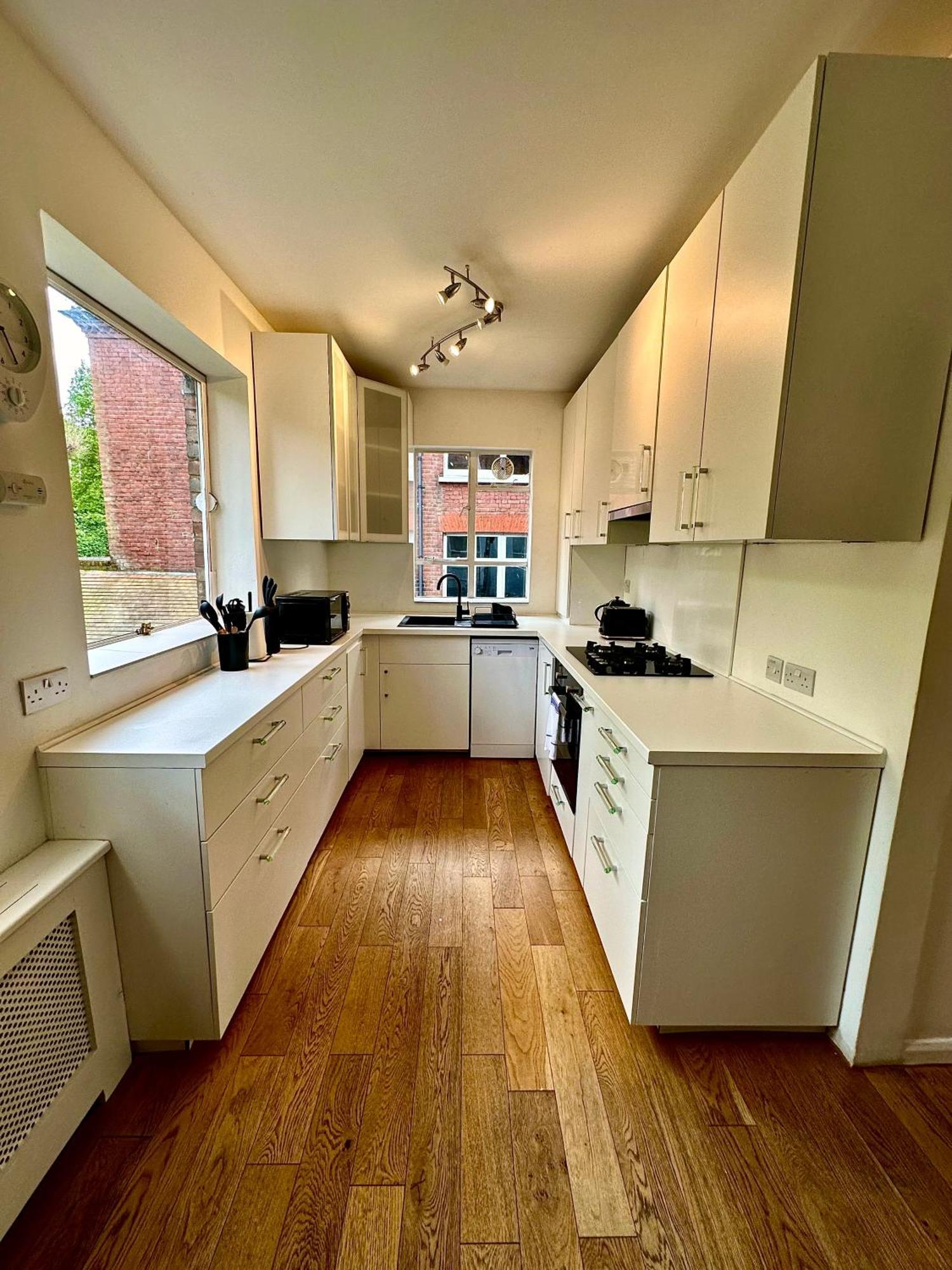 Quiet Residential Area Modern And Cozy Two Bed In Hampstead Londres