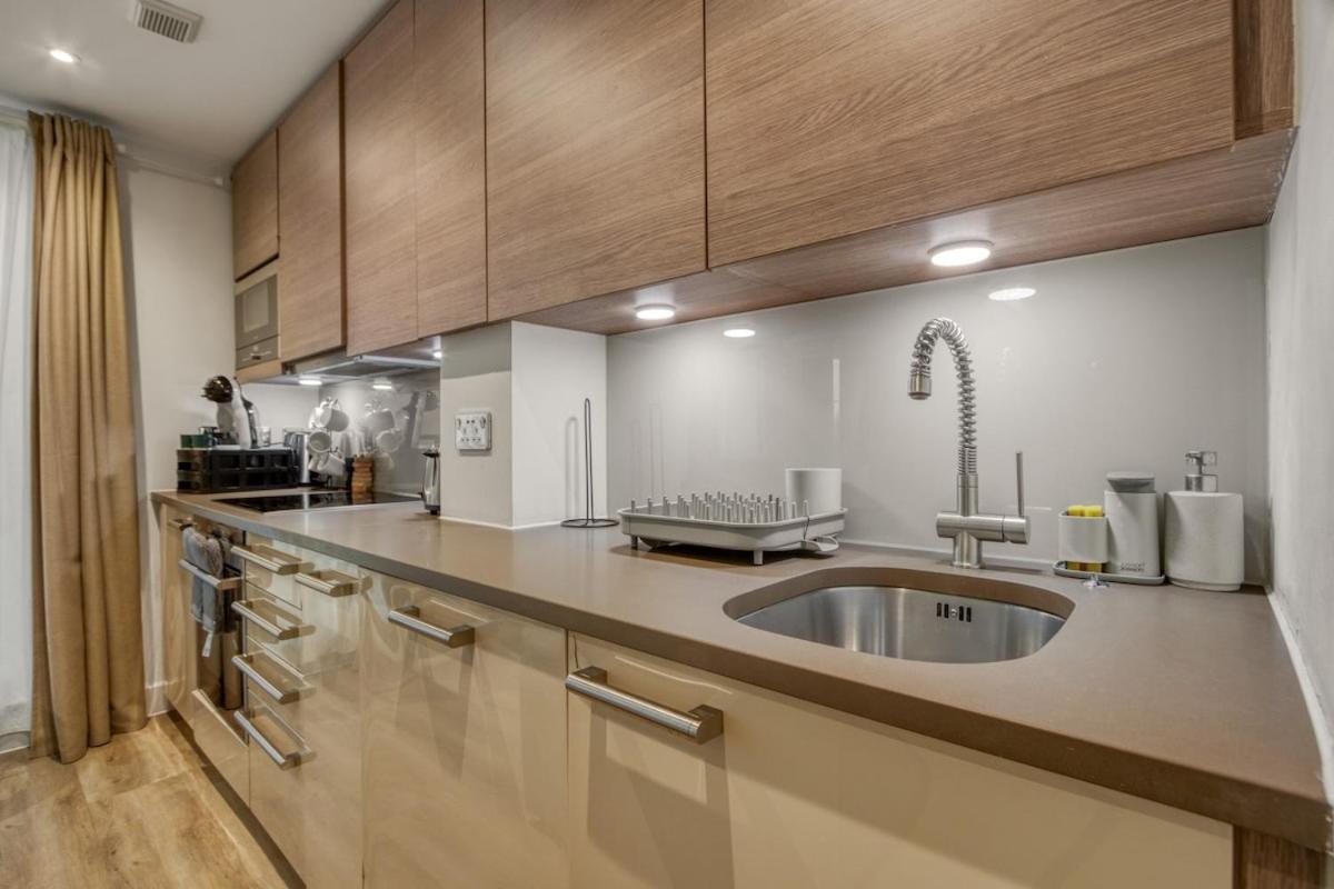Charming 1 Bed With Ac Next To Vauxhall Station- Zone 1 * Londres