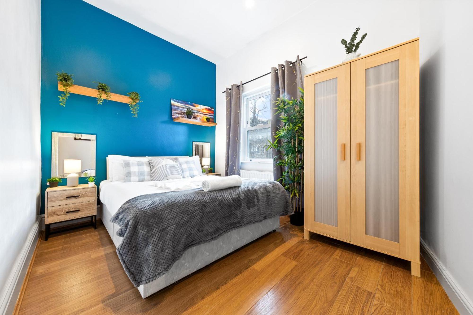 Luxurious 3 Bedroom Flat With Balcony In Kensington For 7 Next To Station Near Harrods Apartamento *