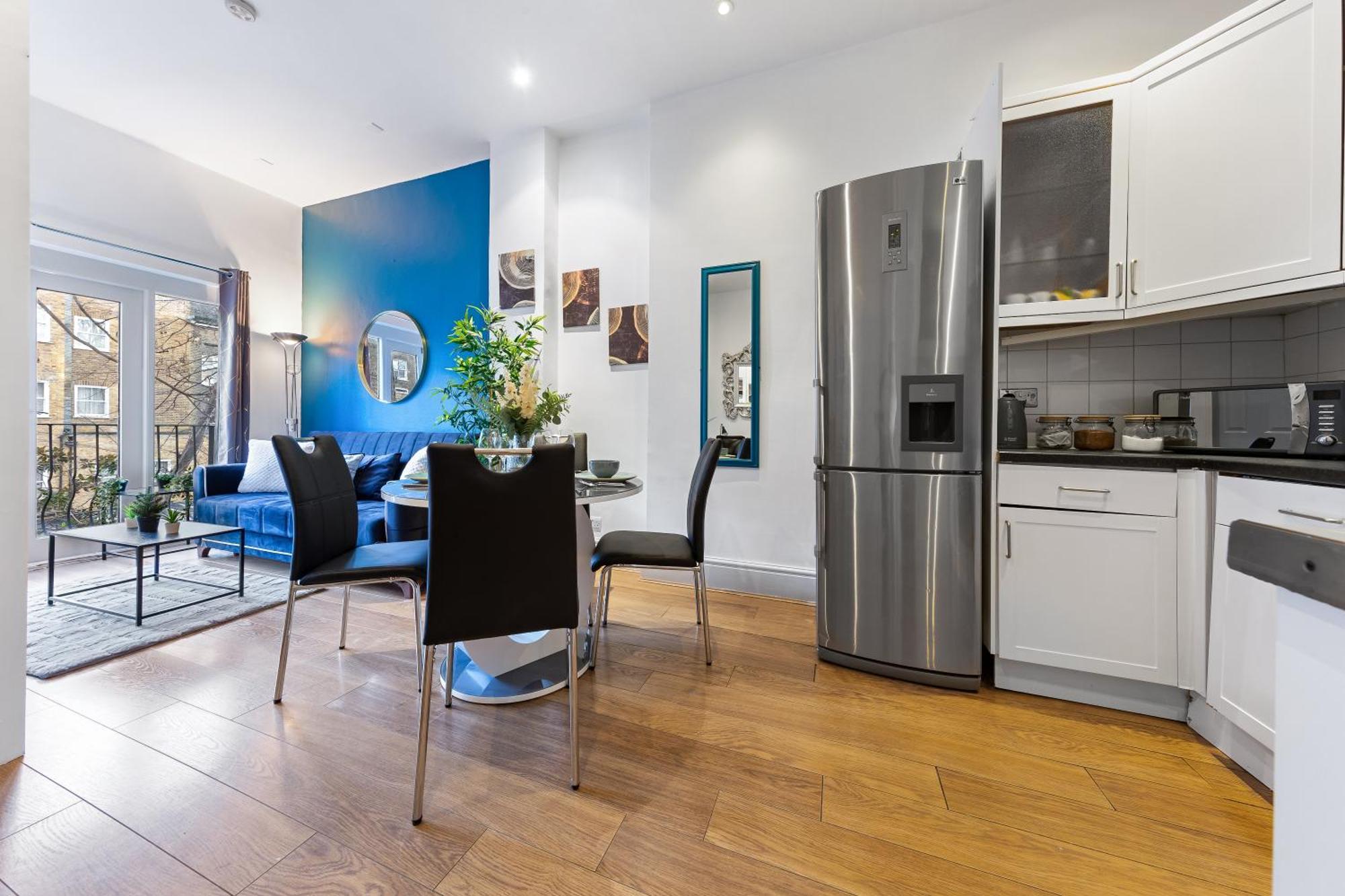 Luxurious 3 Bedroom Flat With Balcony In Kensington For 7 Next To Station Near Harrods Apartamento