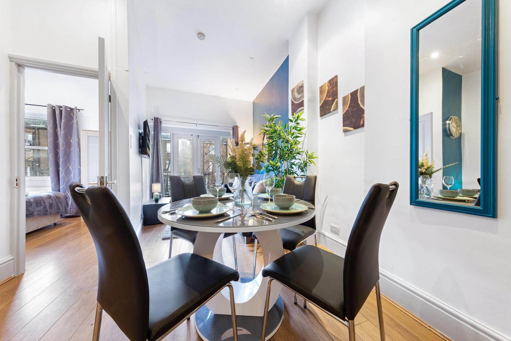 Luxurious 3 Bedroom Flat With Balcony In Kensington For 7 Next To Station Near Harrods Apartamento Londres
