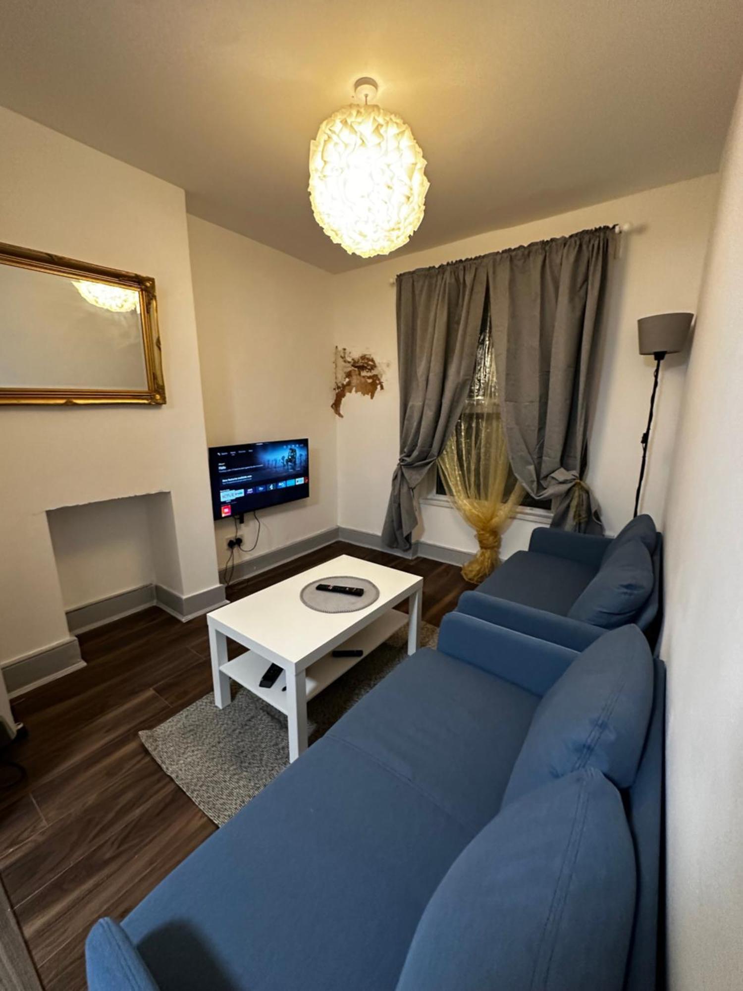 Mileend 4 Large Master Bedroom * Londres