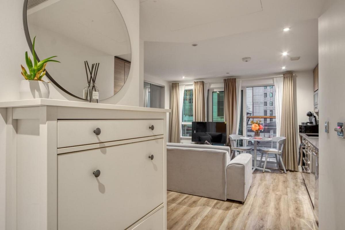 Luxury 1 Bed With Ac By Vauxhall Station Zone 1 Appartement Londen