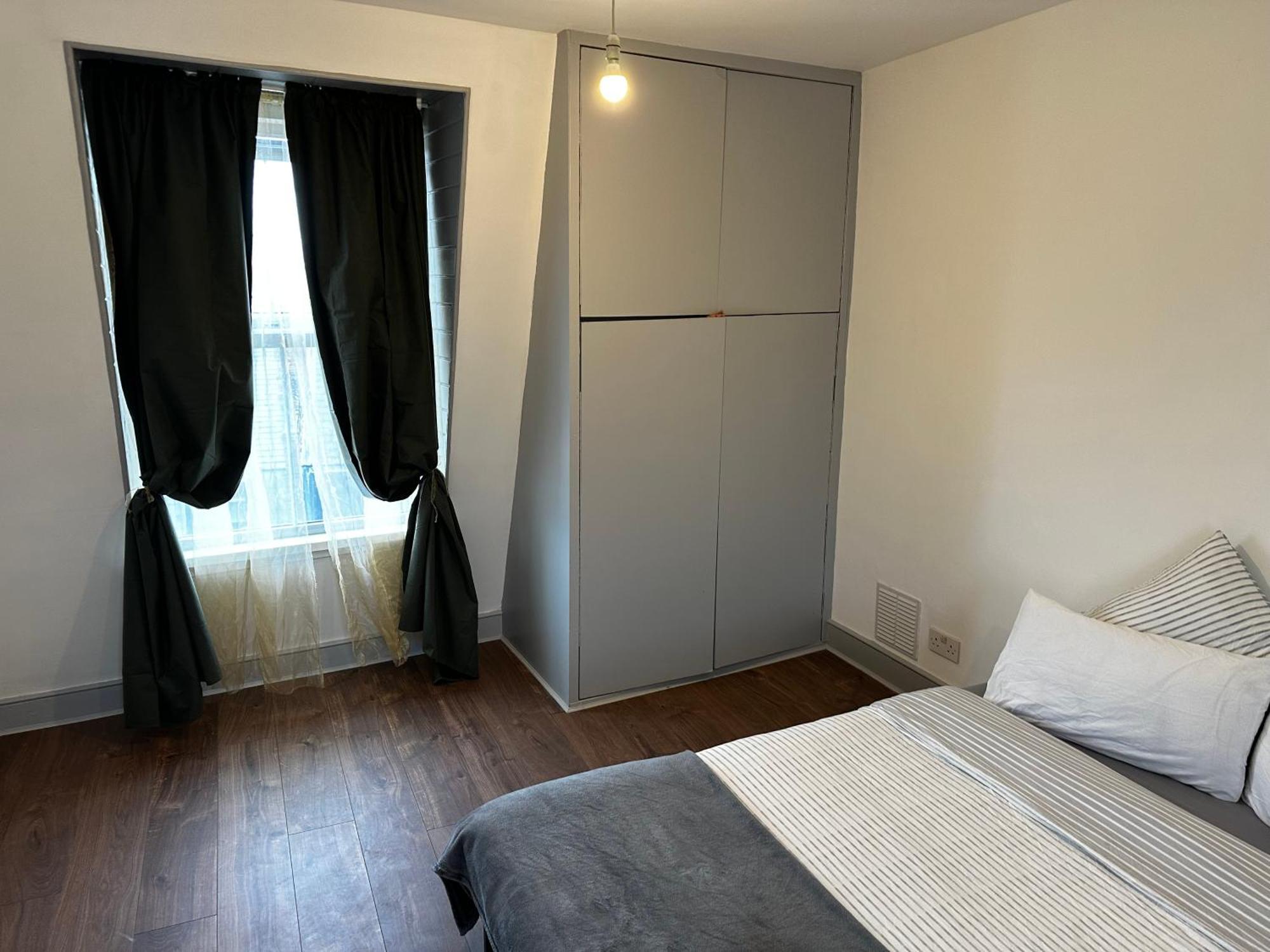 Mileend 4 Large Master Bedroom * Londres