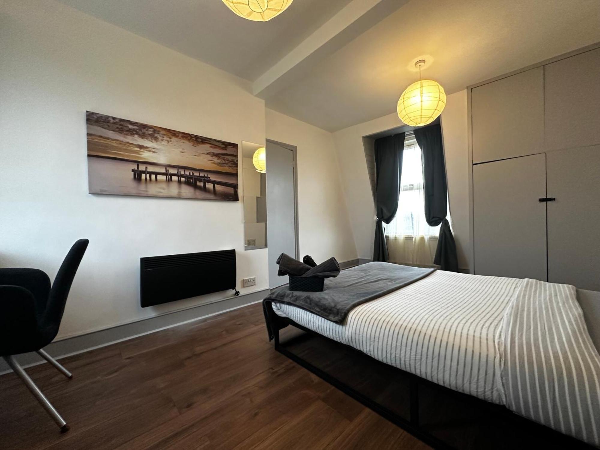 Séjour chez l'habitant Mileend 4 Large Master Bedroom