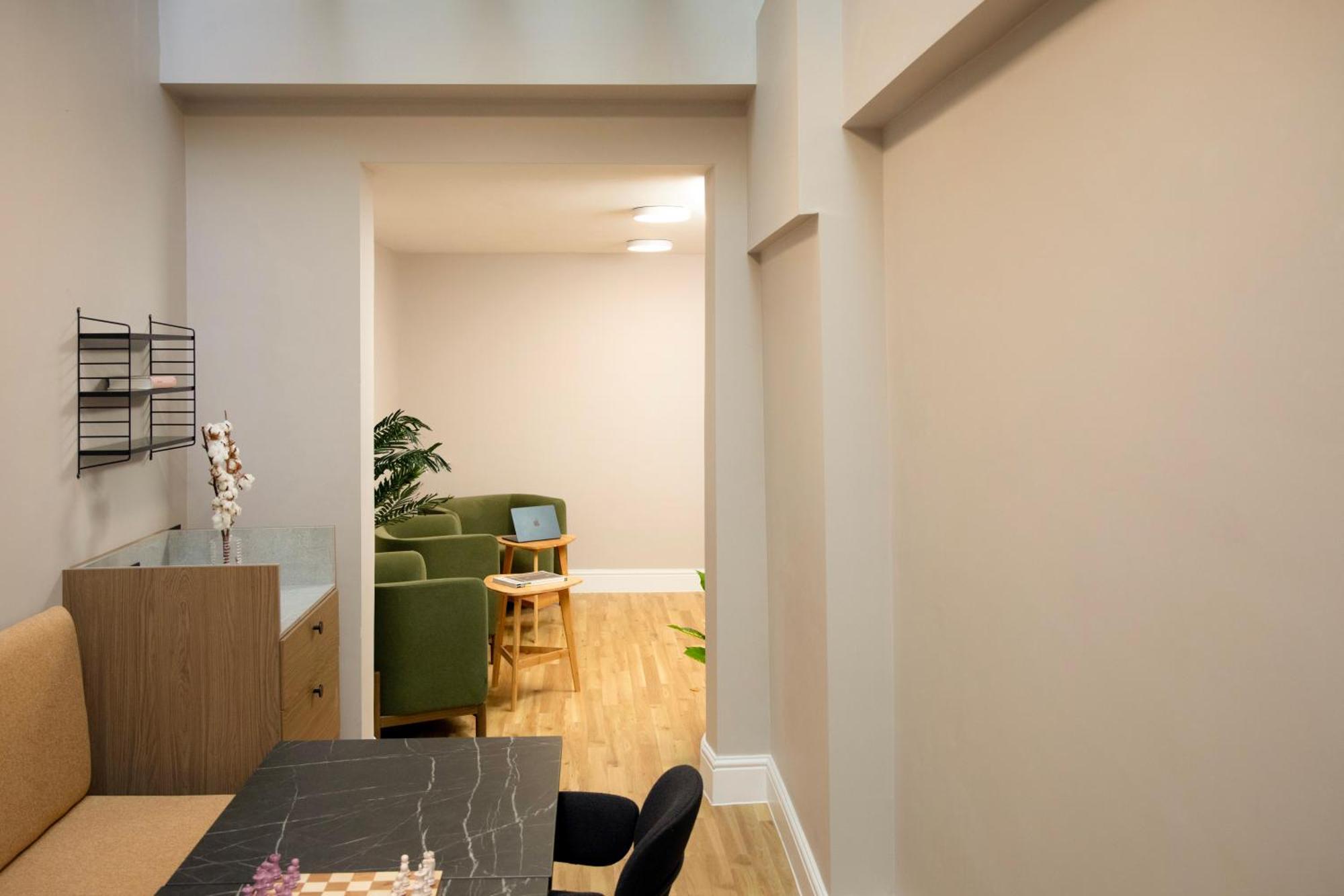 Apartahotel Bob W Holland Park 3*
