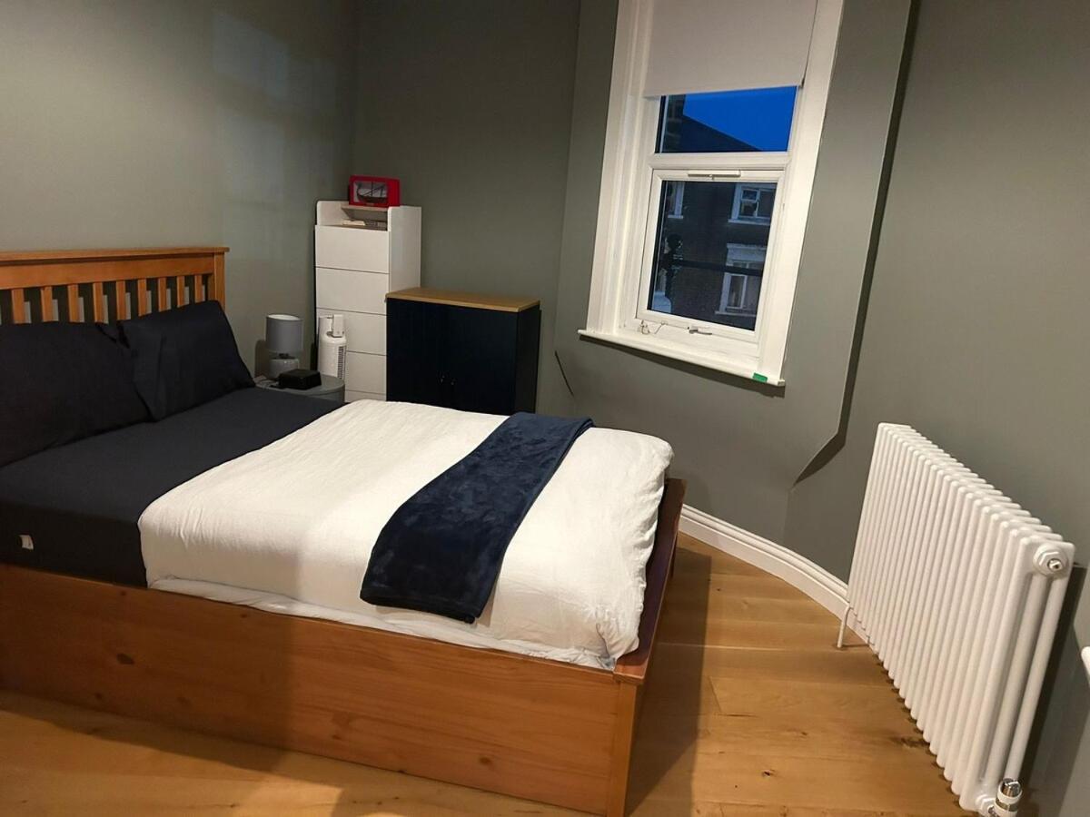 Apartment Forest Hill 1-bed 2 Mins Station