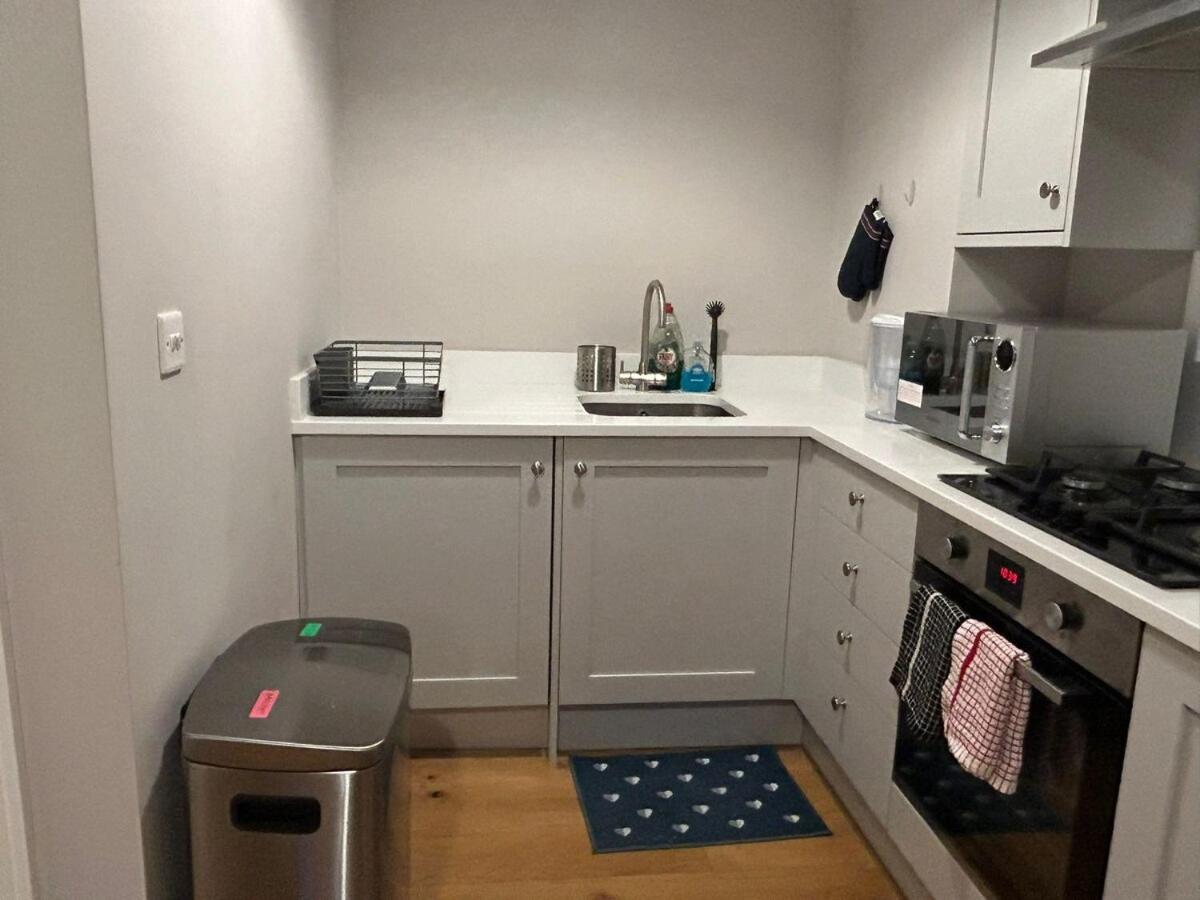 Forest Hill 1-bed 2 Mins Station *