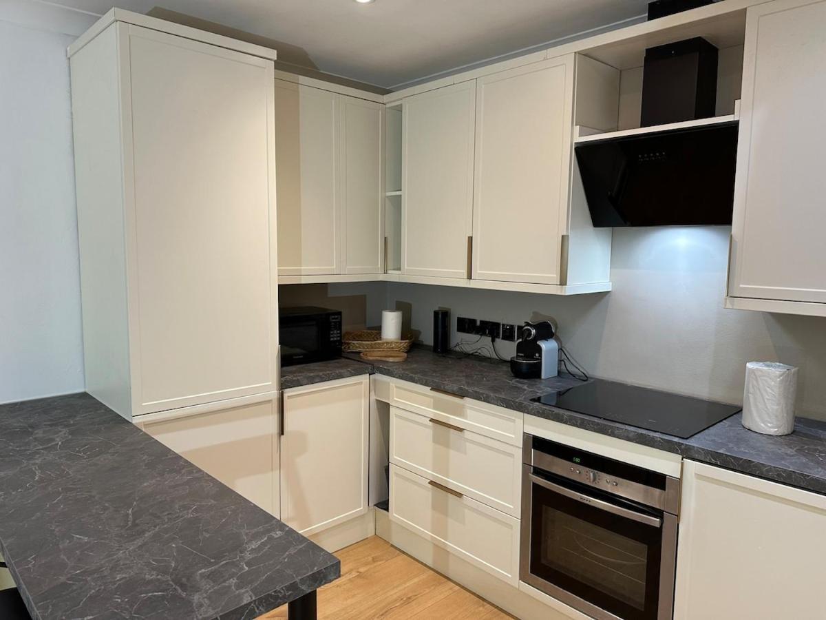 Apartamento Newly Refurbished Two Bedrooms Flat *