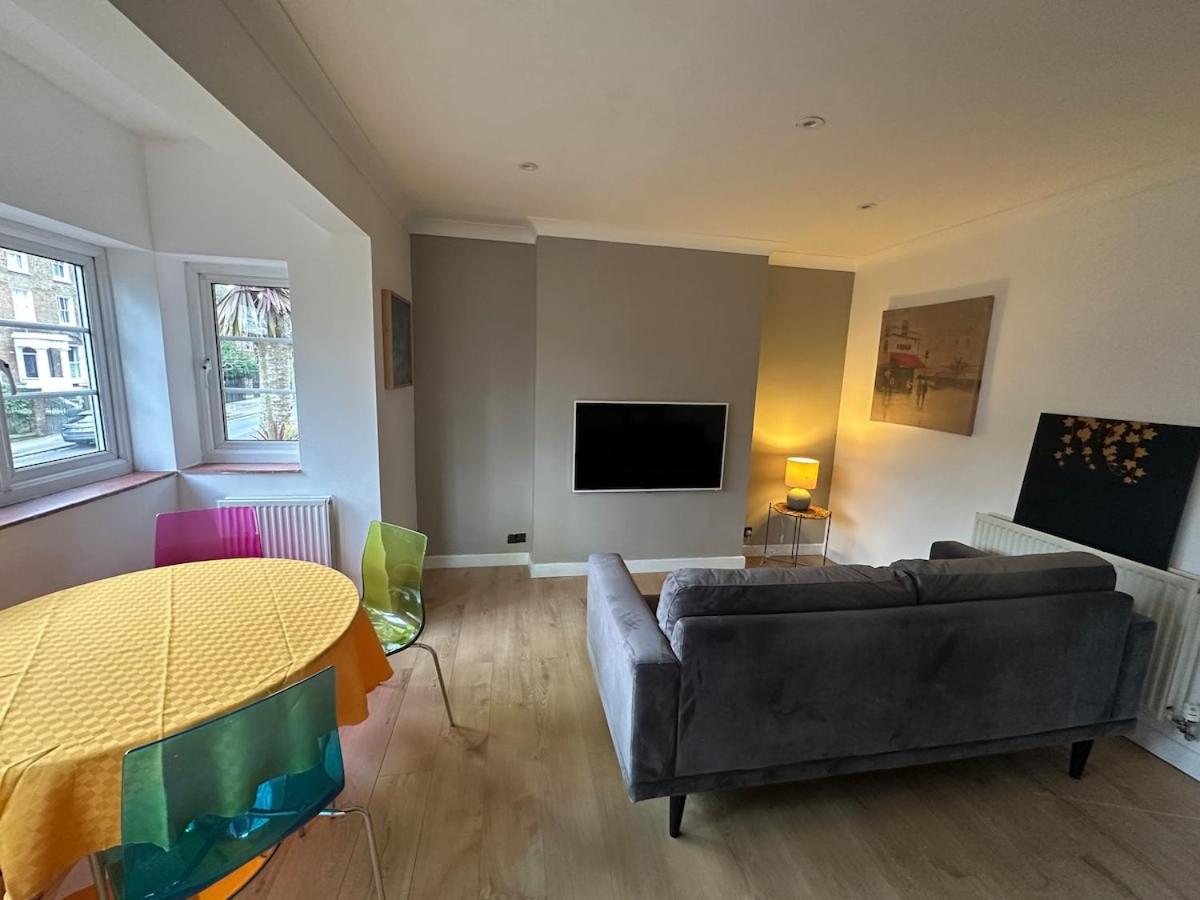 Newly Refurbished Two Bedrooms Flat Apartamento