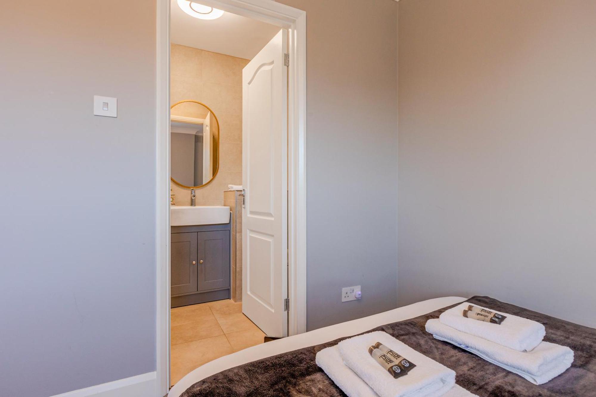 4br 4-floor House, W Patio, 10 Min Wapping Station * Londres