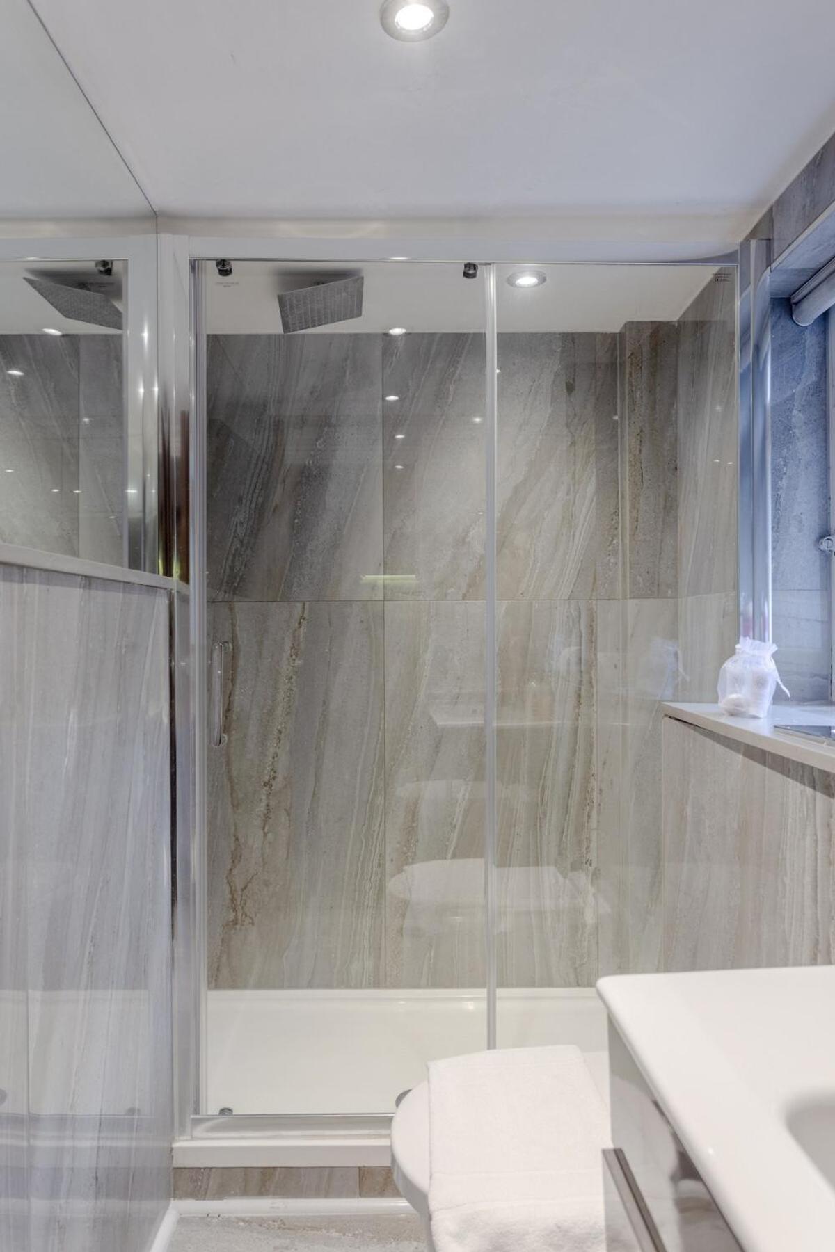 Ultra Luxury 3 Bedrooms Flat In Hyde Park * Londen