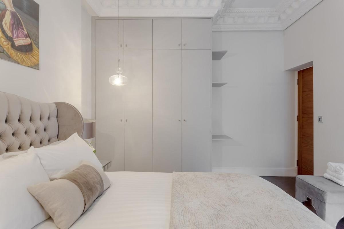 Ultra Luxury 3 Bedrooms Flat In Hyde Park London