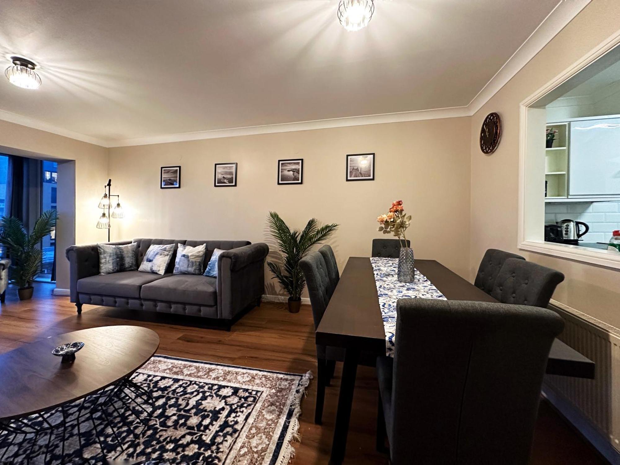 Appartement Mia Place In Tower Hill, 2 Double Beds, Max 4 People, Free Parking Available Upon Request, Great Location *