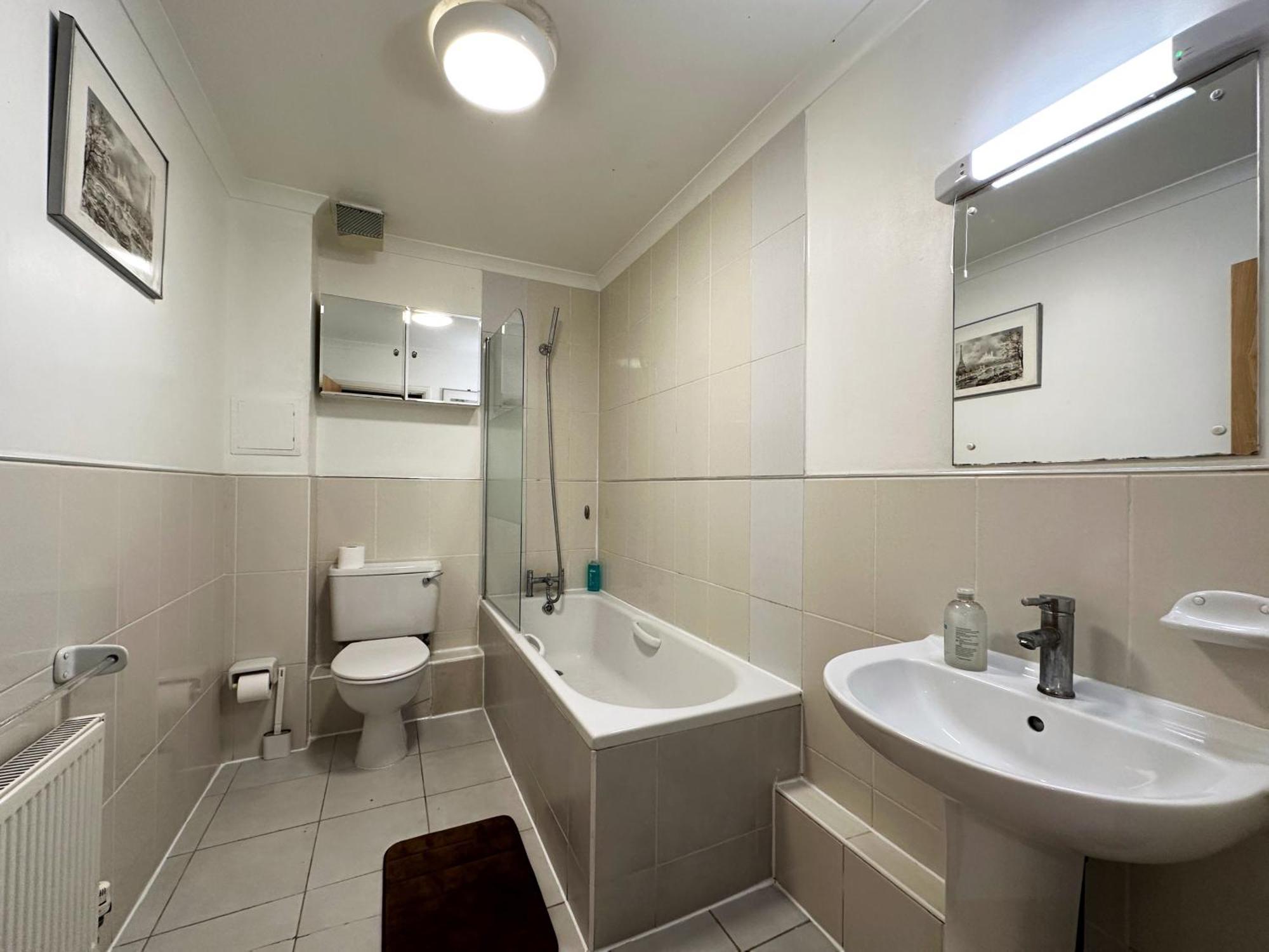 Appartement Mia Place In Tower Hill, 2 Double Beds, Max 4 People, Free Parking Available Upon Request, Great Location Londres