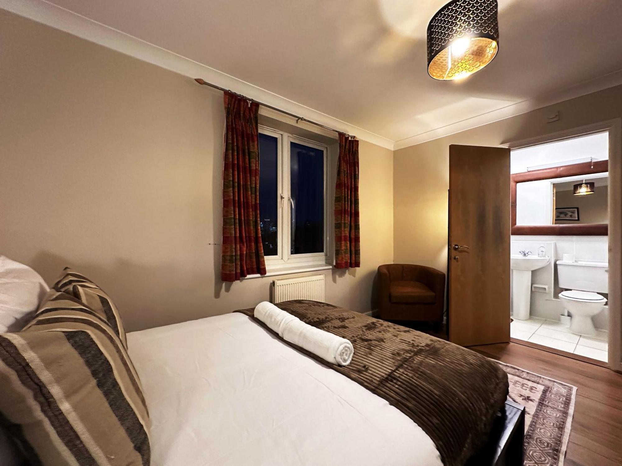 Appartement Mia Place In Tower Hill, 2 Double Beds, Max 4 People, Free Parking Available Upon Request, Great Location *