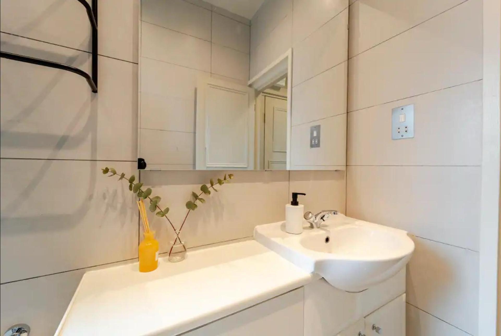 Chic Marylebone Studio, Walk To Oxford Street Or Regent's Park, By The Design Traveller * Londen