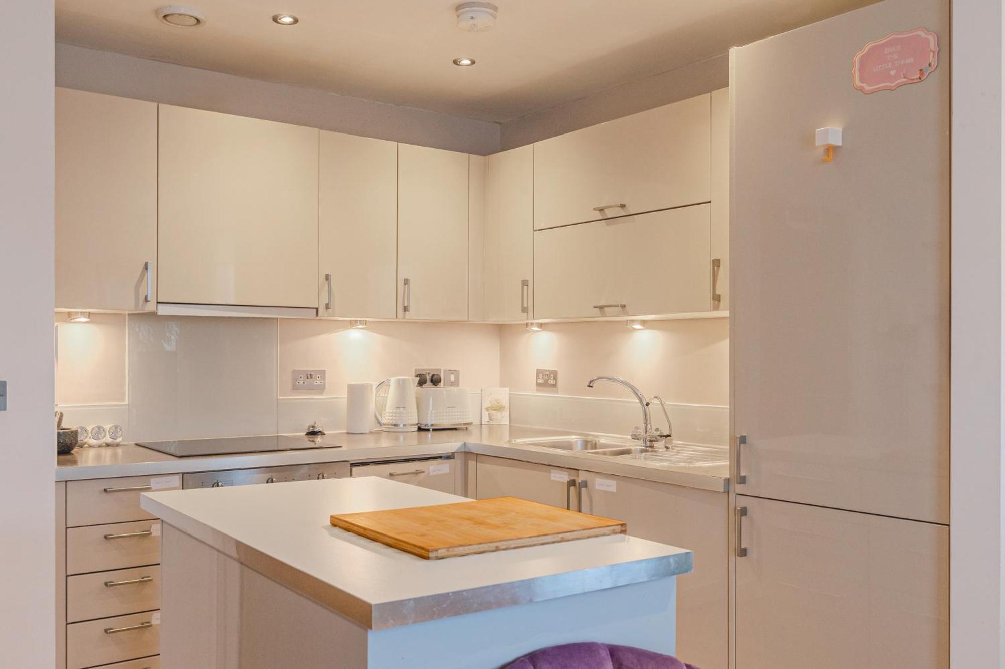 Appartement Lovely 1br Flat, 10min Langdon Park Dlr Station *