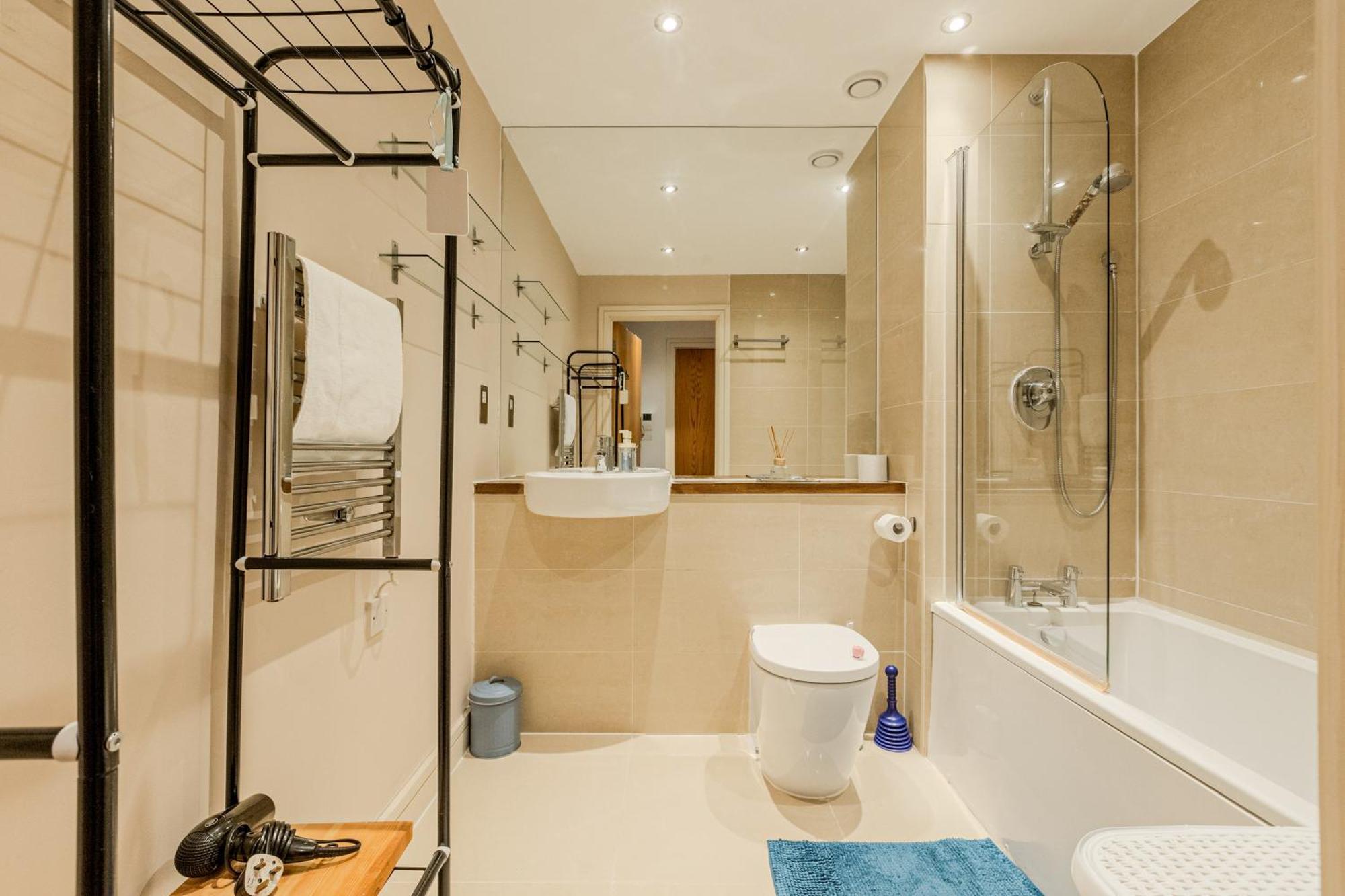 Lovely 1br Flat, 10min Langdon Park Dlr Station * Londres
