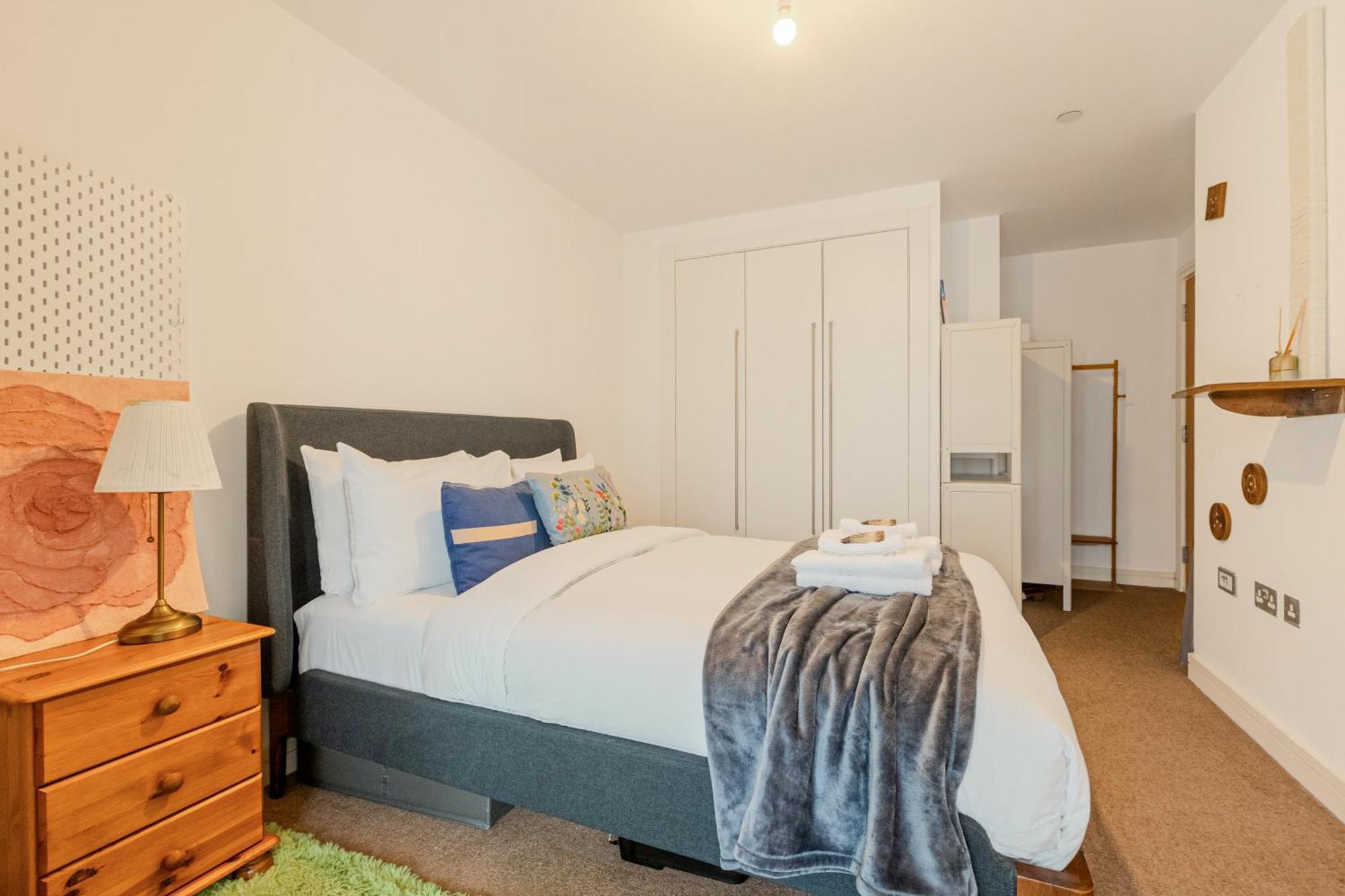Lovely 1br Flat, 10min Langdon Park Dlr Station Londres