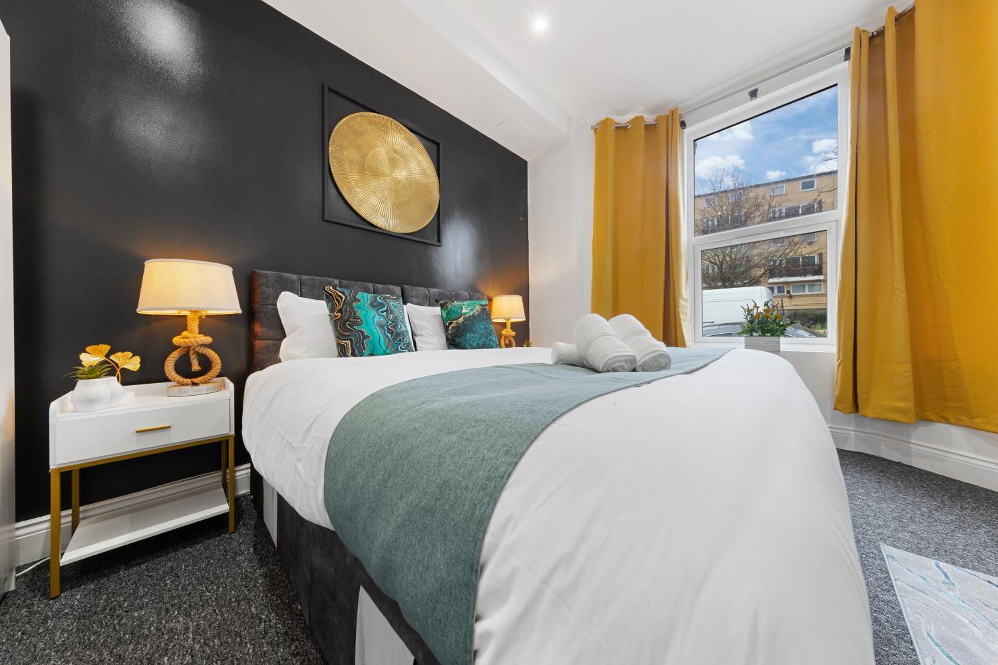 Immaculate 2-bed Flat Near London, With Garden & Parking Available- Save On Long Stays! Instant Book! Appartement Londres