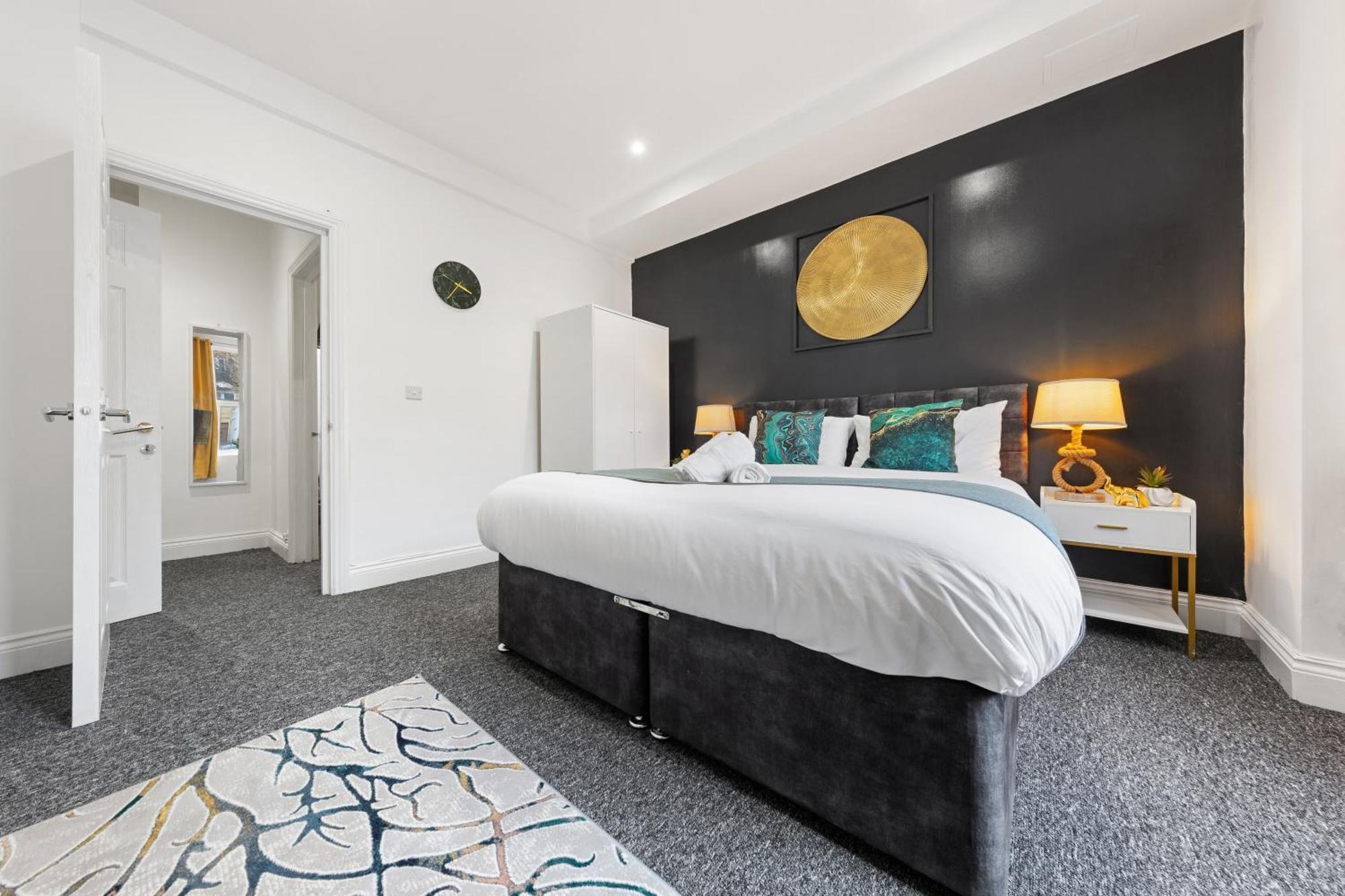 Immaculate 2-bed Flat Near London, With Garden & Parking Available- Save On Long Stays! Instant Book! * Londres