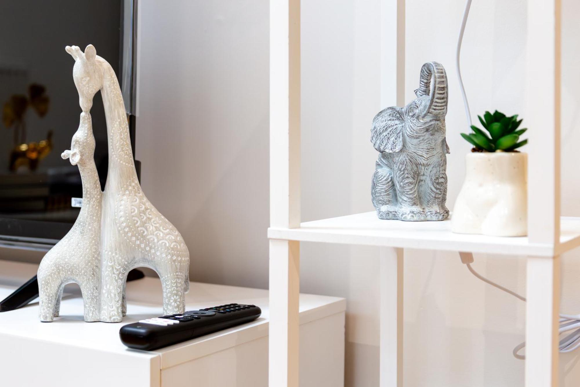 Immaculate 2-bed Flat Near London, With Garden & Parking Available- Save On Long Stays! Instant Book! Appartement Londres