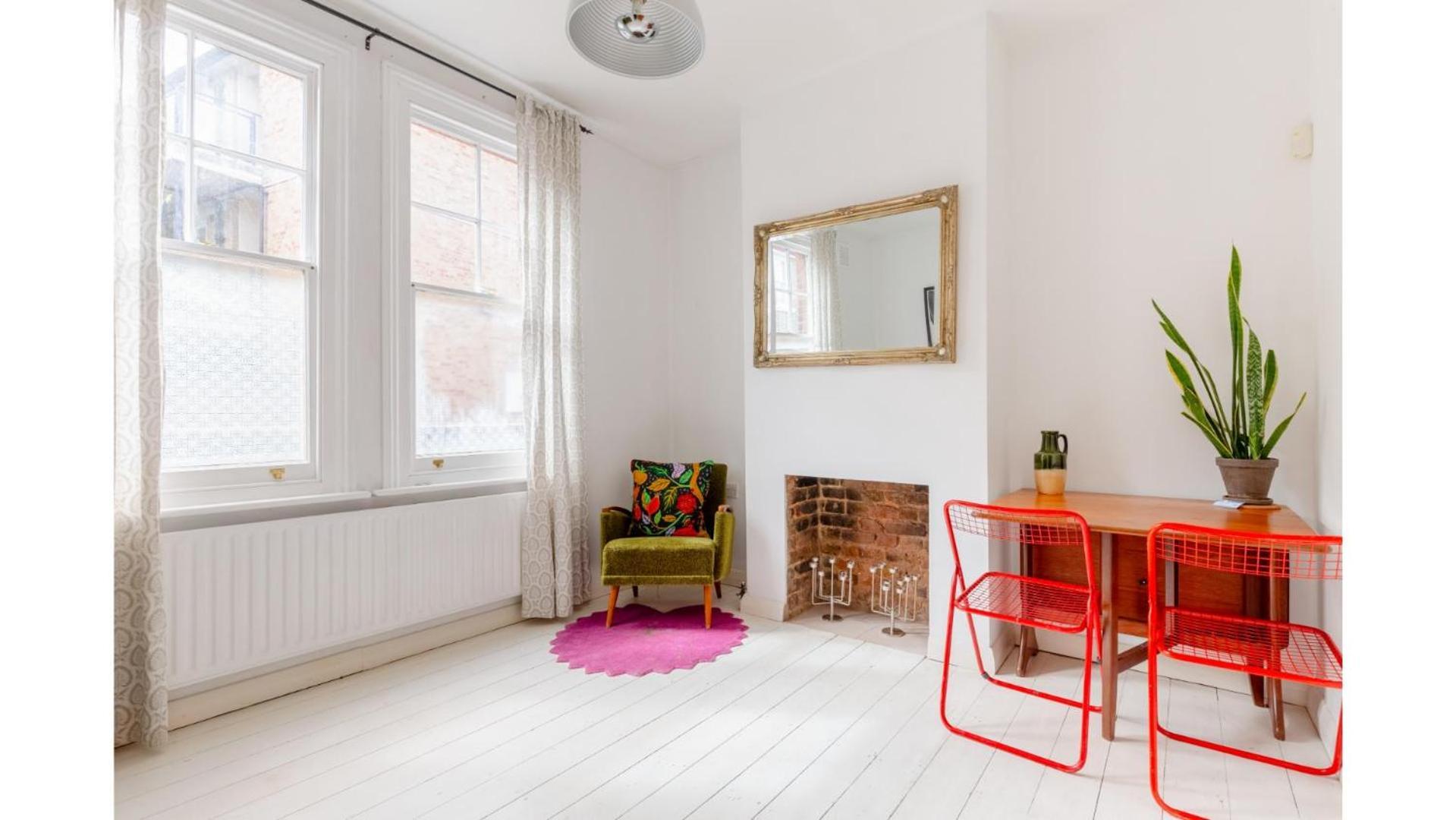 Redesigned 1bd Victorian Coach House Dalston Londres