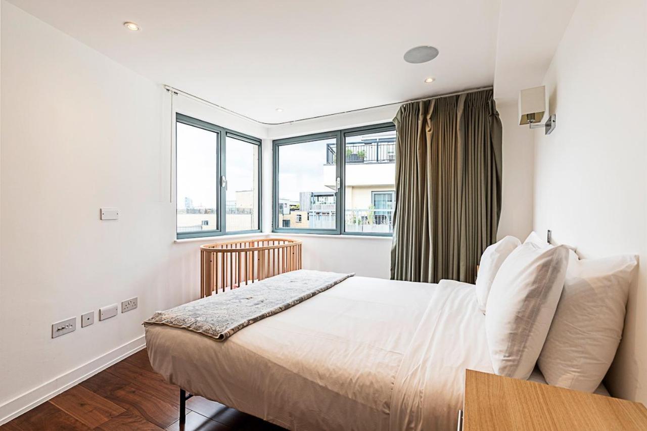 Appartement Modern Haven With Terrace View & Urban Charm