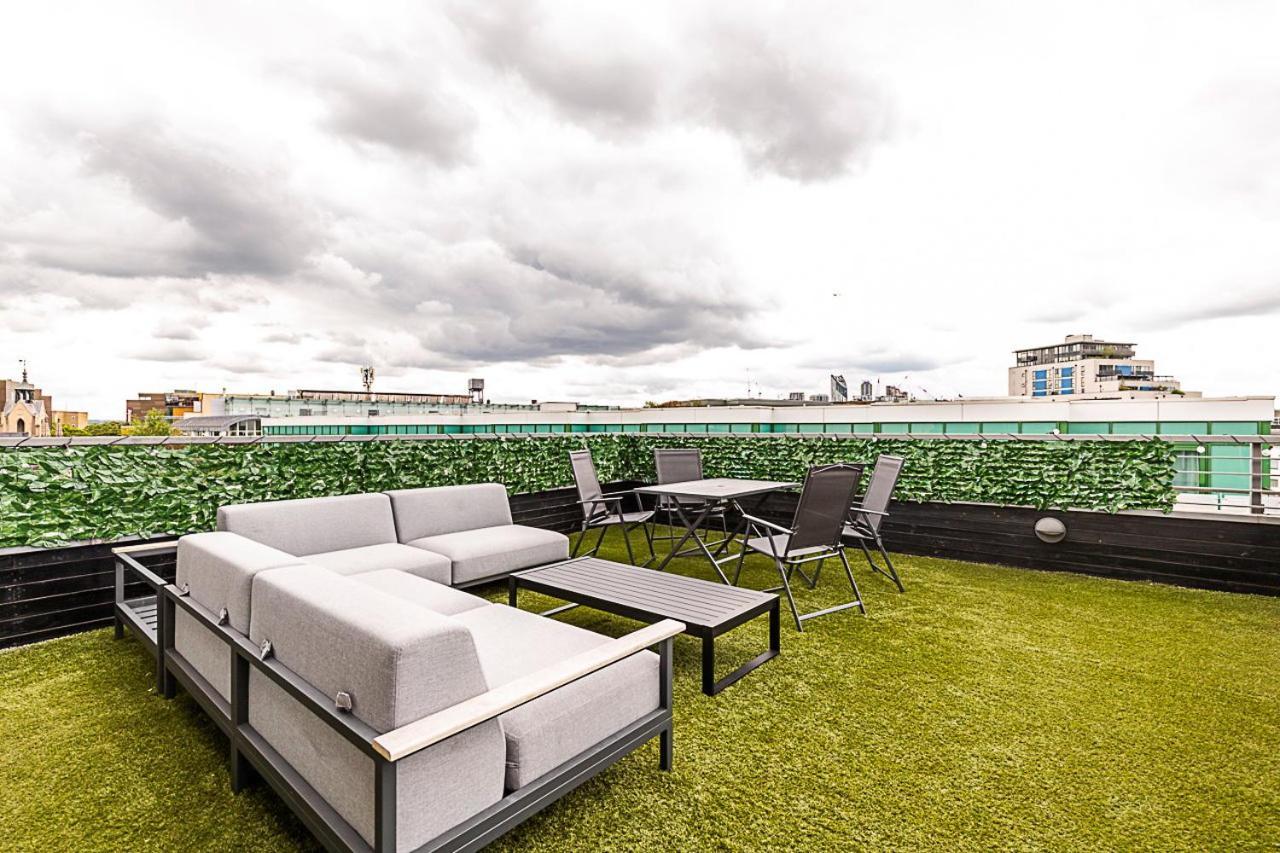 Modern Haven With Terrace View & Urban Charm Appartement Londres