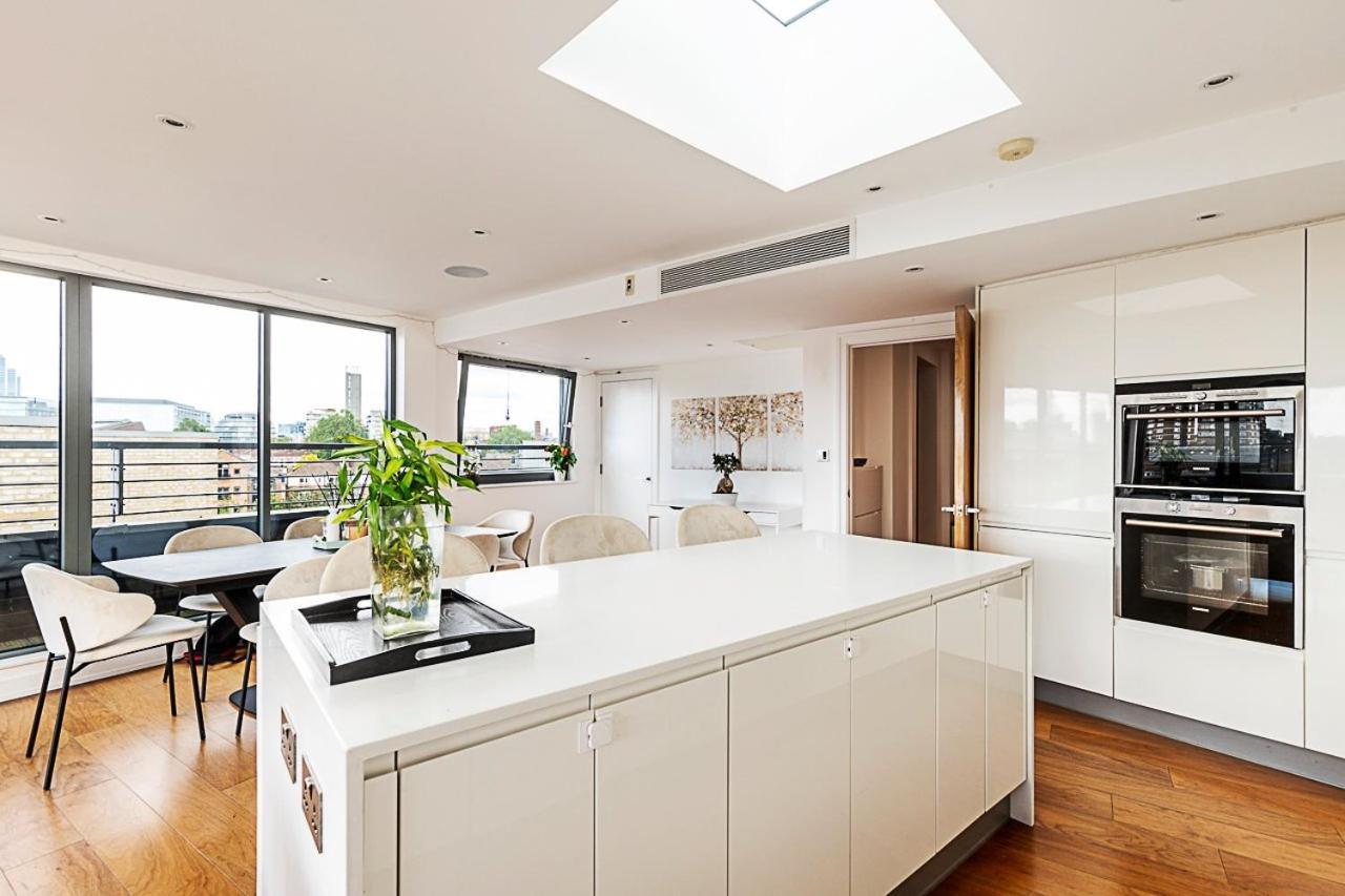 Modern Haven With Terrace View & Urban Charm Appartement