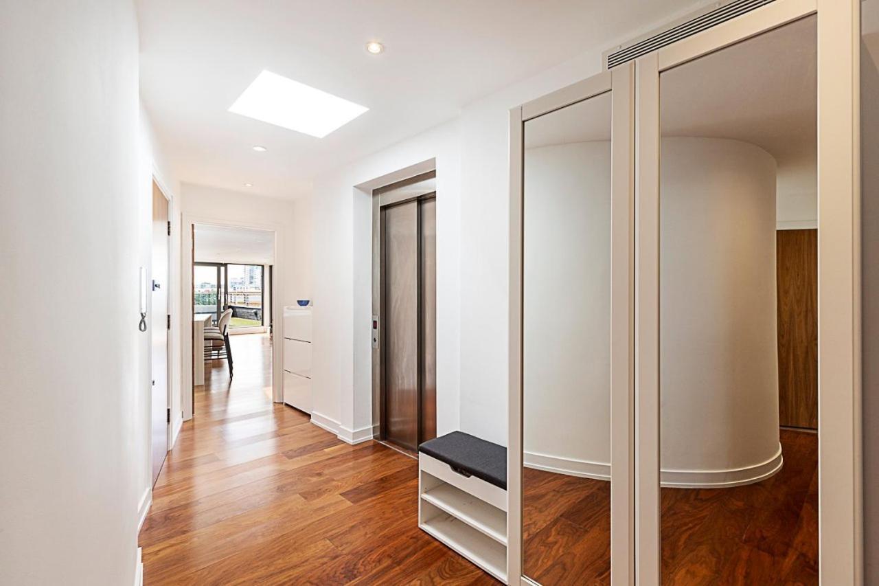 Modern Haven With Terrace View & Urban Charm Appartement Londres