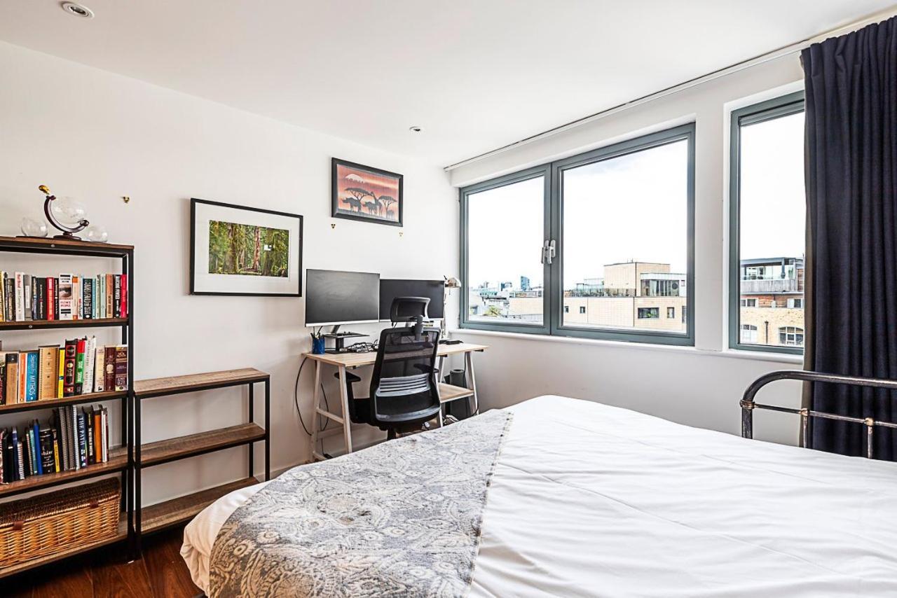 Modern Haven With Terrace View & Urban Charm Appartement