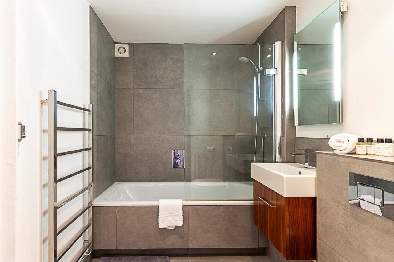 Modern Haven With Terrace View & Urban Charm Appartement *
