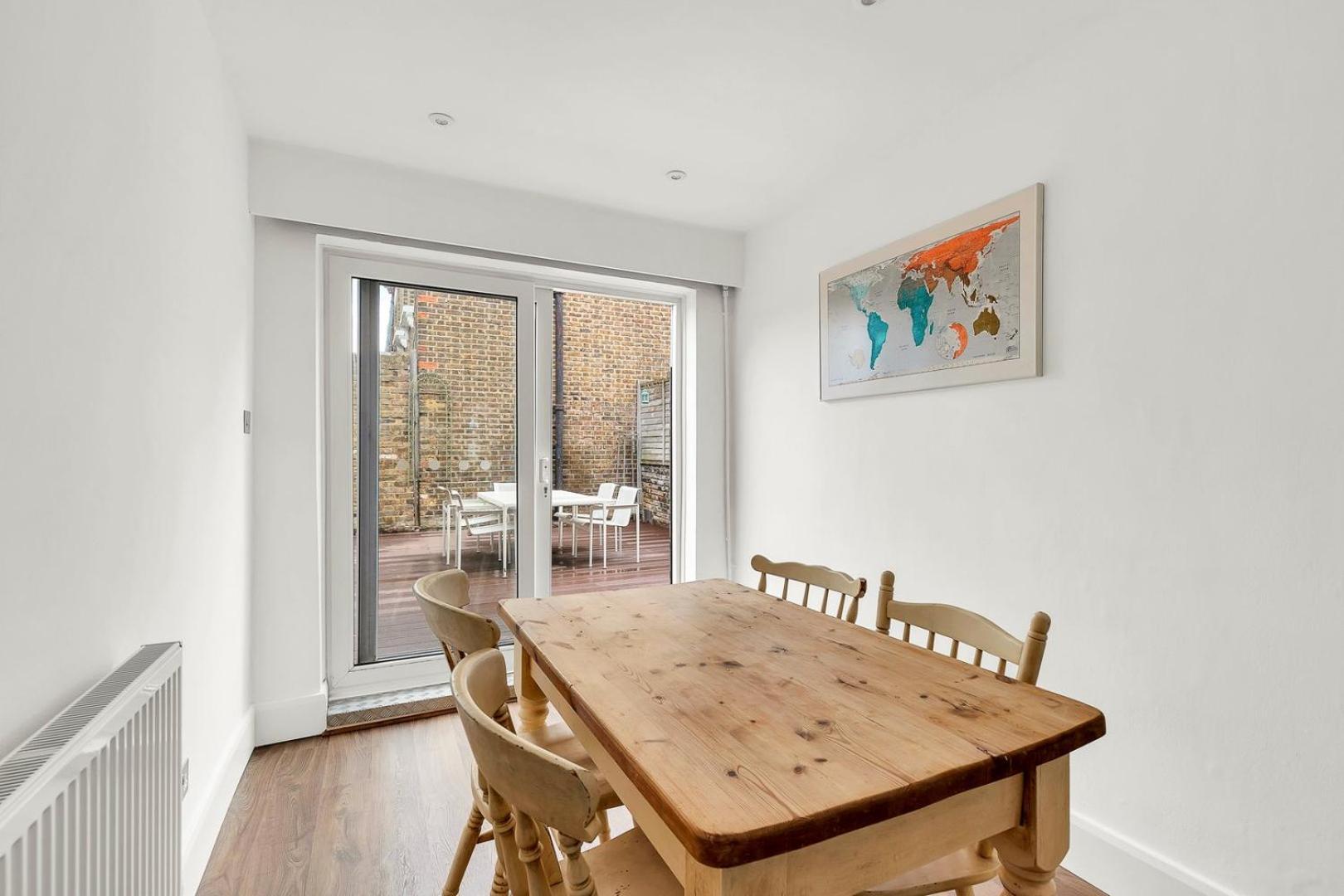 Charming Golborne Escape Londres