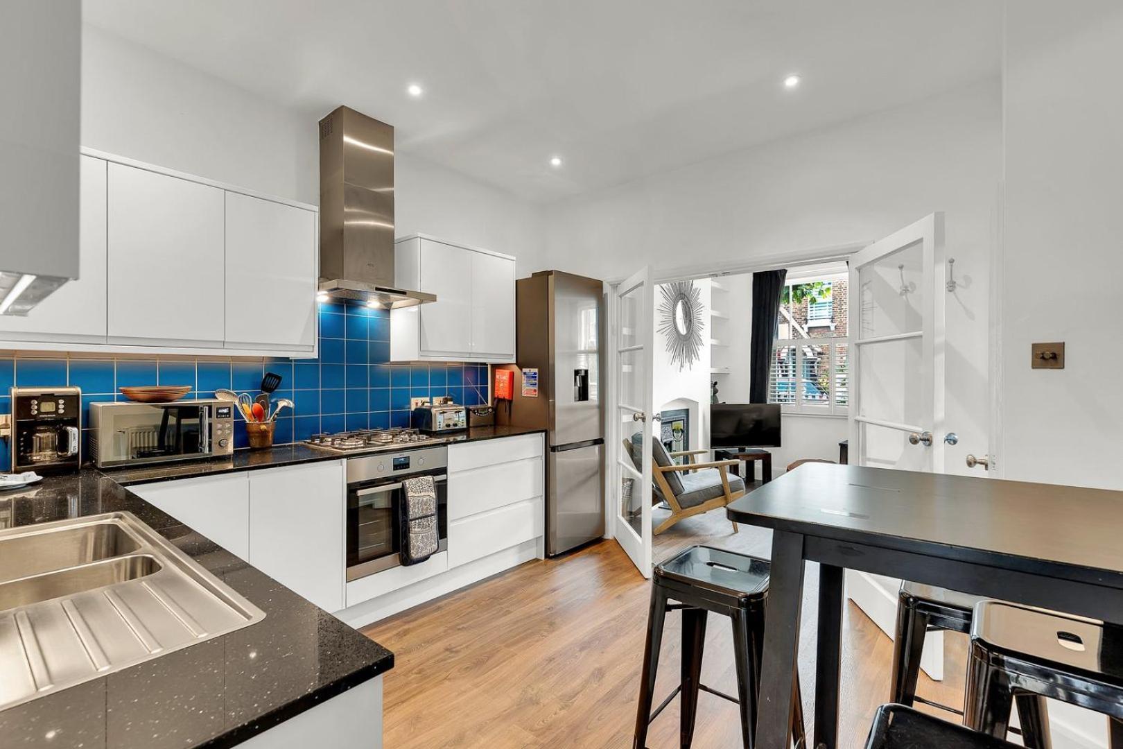 Charming Golborne Escape Londres