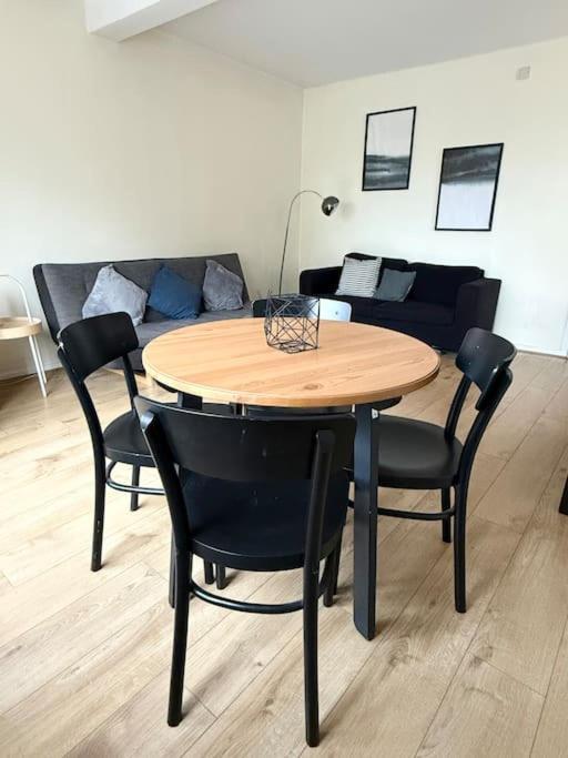 Spacious 2 Bed Flat Grade 2 Art Deco Building Appartement Londres