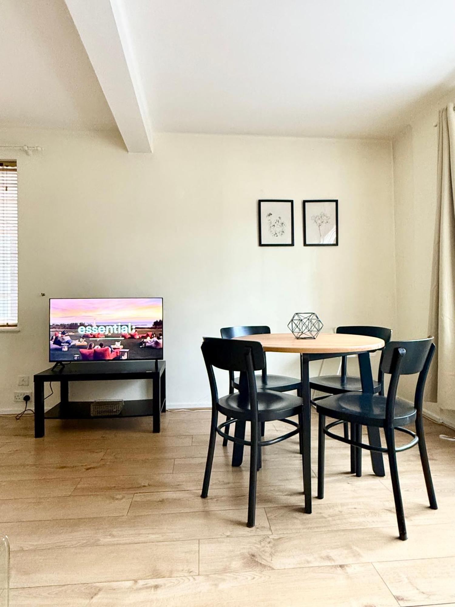 Spacious 2 Bed Flat Grade 2 Art Deco Building *