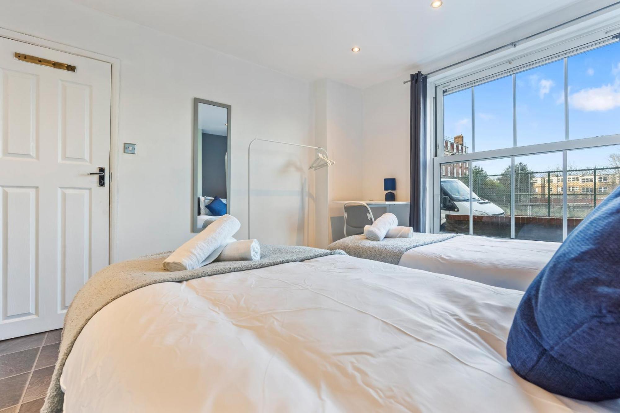 Comfy 4bed House Close To Subway Hébergement de vacances *
