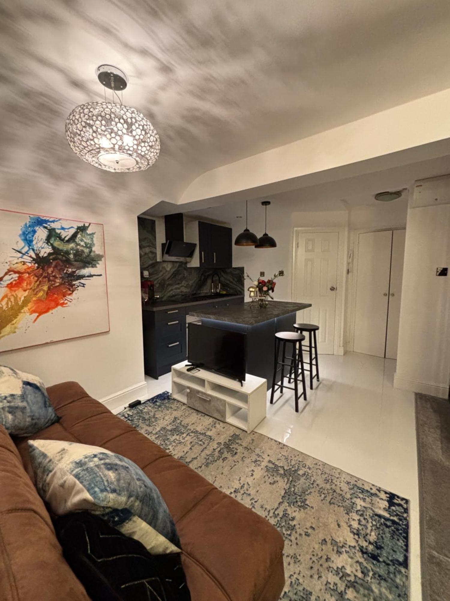 Newly Renovated Modern In West Kensington Londres