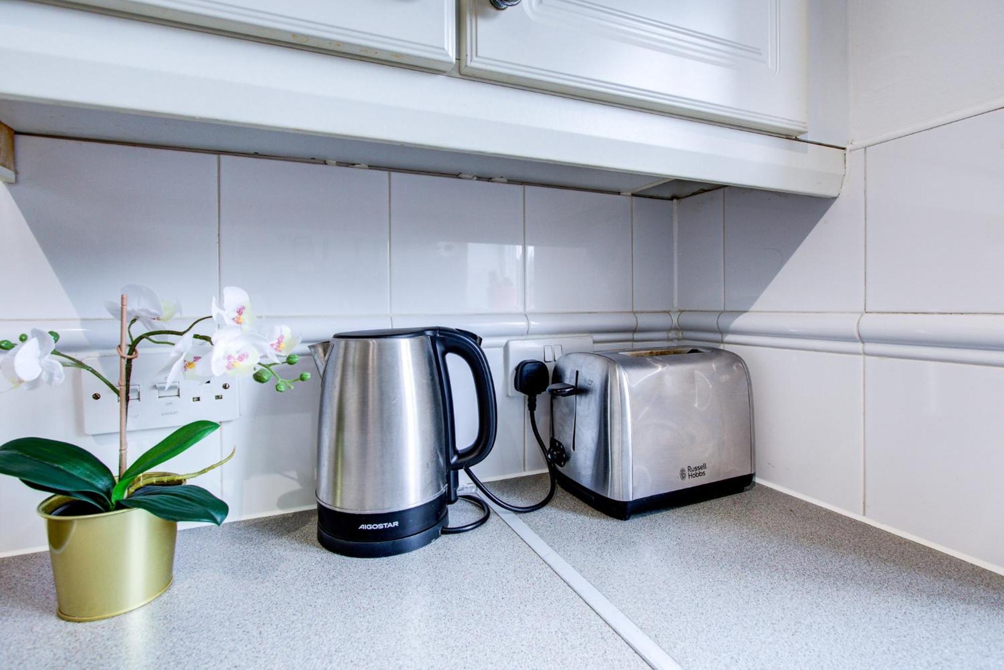 Appartement Spacious 2-bed Family With Pets Welcome Londen